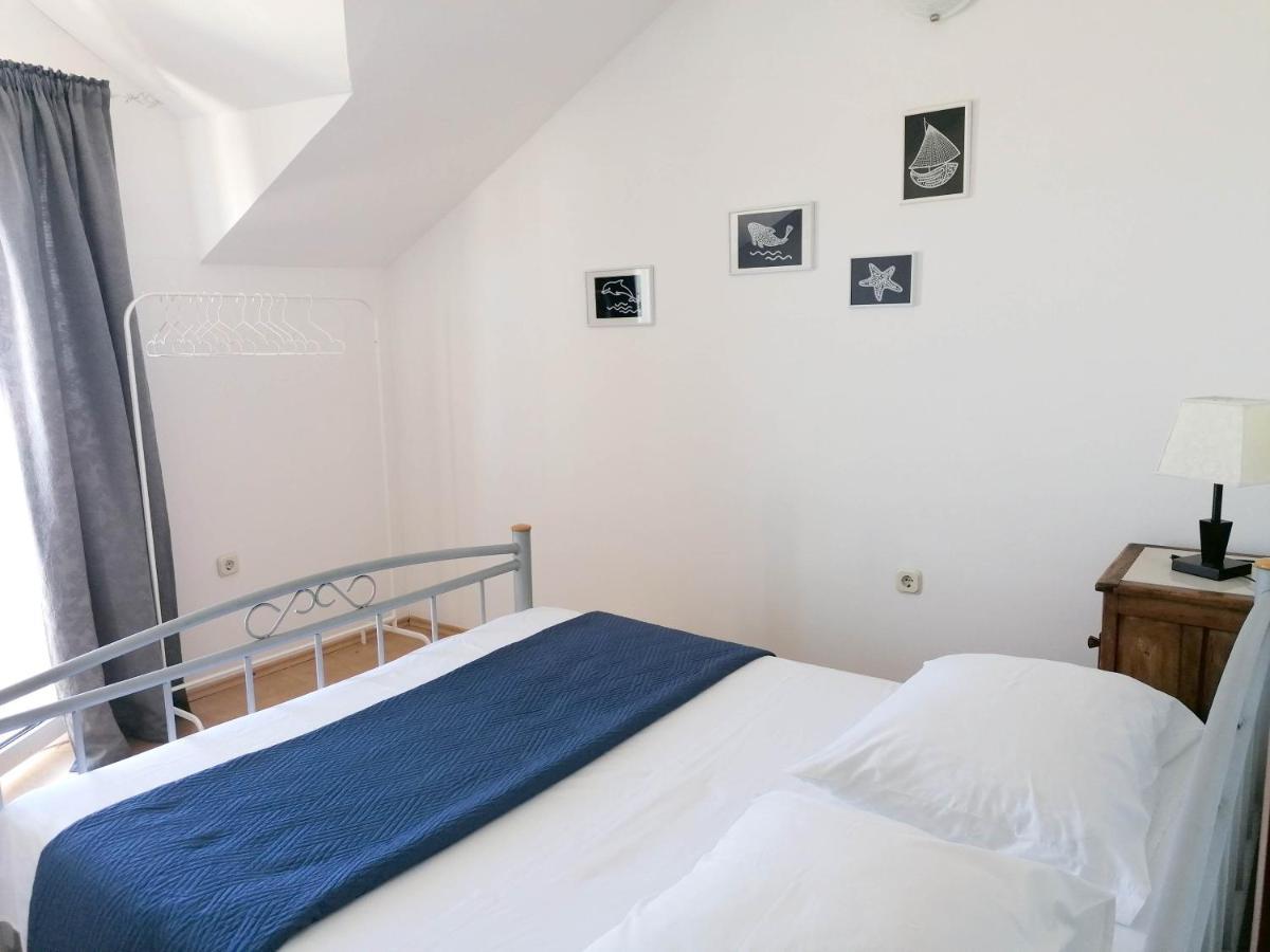 Apartments Natalia Supetar Exterior photo