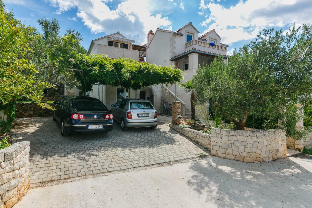 Apartments Natalia Supetar Exterior photo